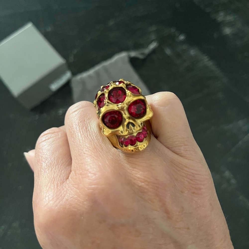 Alexander McQueen Stone Skull Ring - Picture 5 of 13